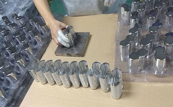 同進蝕刻網質檢員的一天 同進蝕刻網質檢員的一天